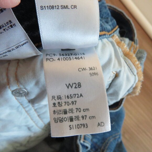 LEVI'S Destroyed 501 Jean Shorts in Sansome Muse Boho Casual Western - Size 28 - Picture 13 of 13